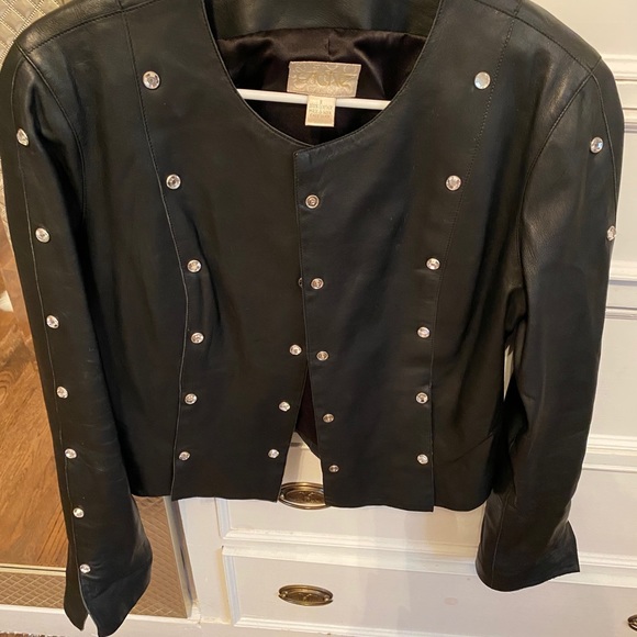 Gorgeous black leather jacket - Picture 3 of 7